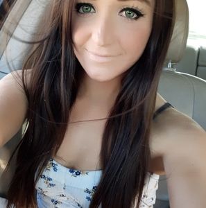 Meet your Posher, Chloe